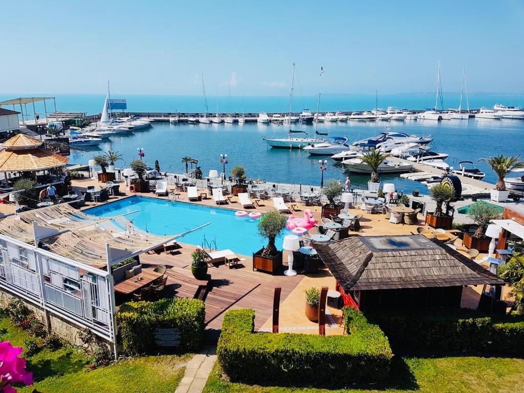 Dolce Vita Sea View Apartment Sveti Vlas Exterior photo